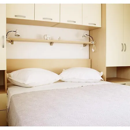 Apartment Dirsi *